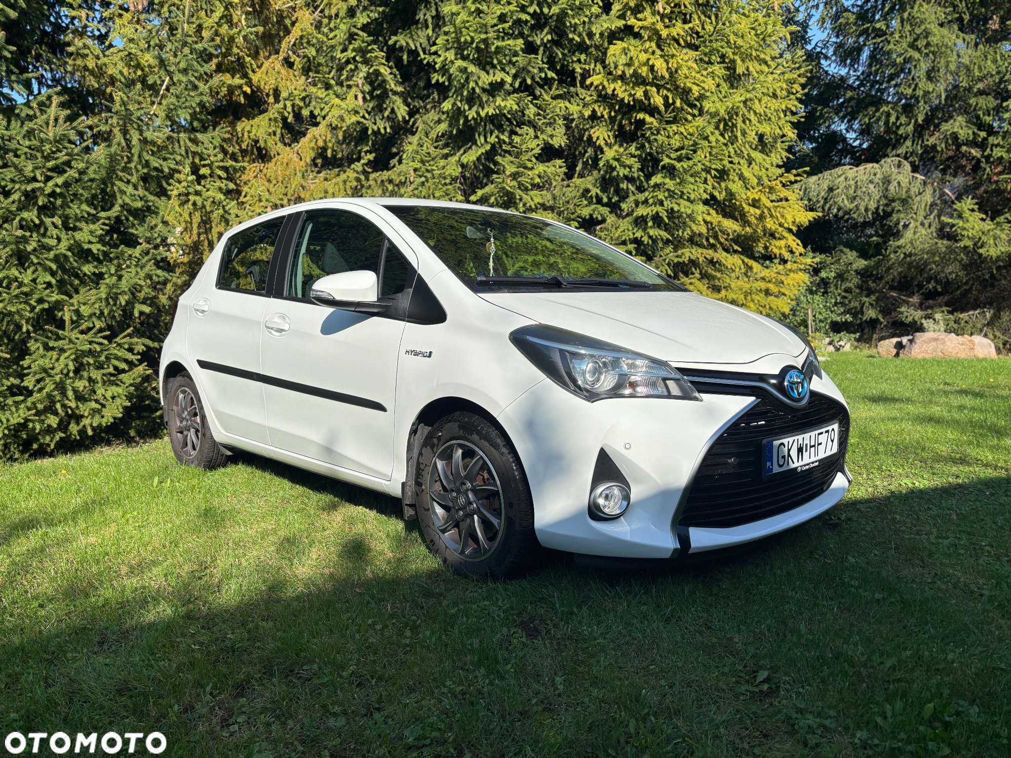 Toyota Yaris Hybrid 100 Premium - 2