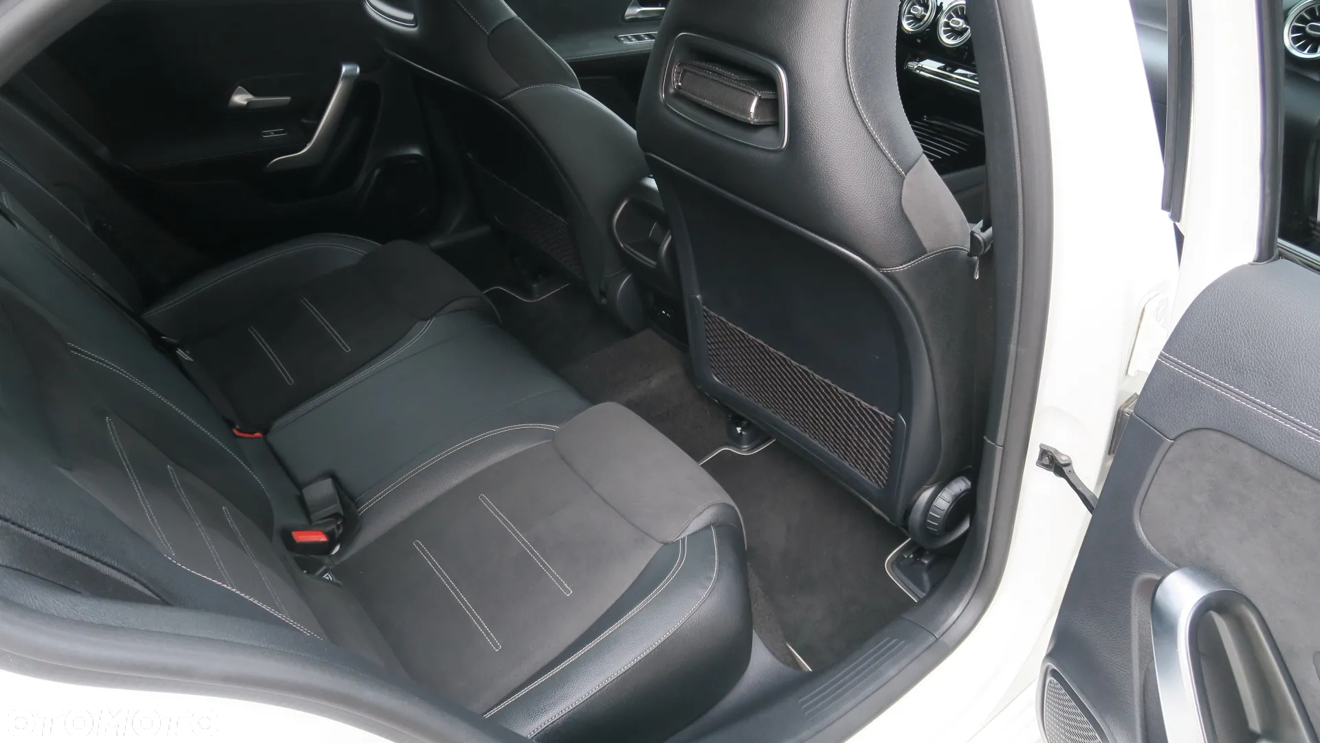 Mercedes-Benz Klasa A 180 7G-DCT Progressive Advanced - 13