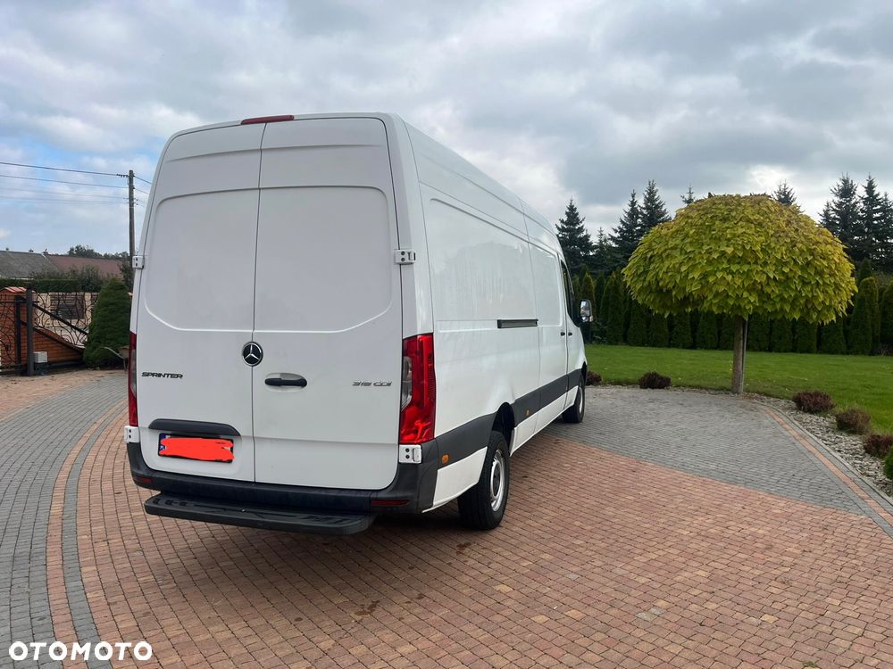 Mercedes-Benz Sprinter 319 - 3