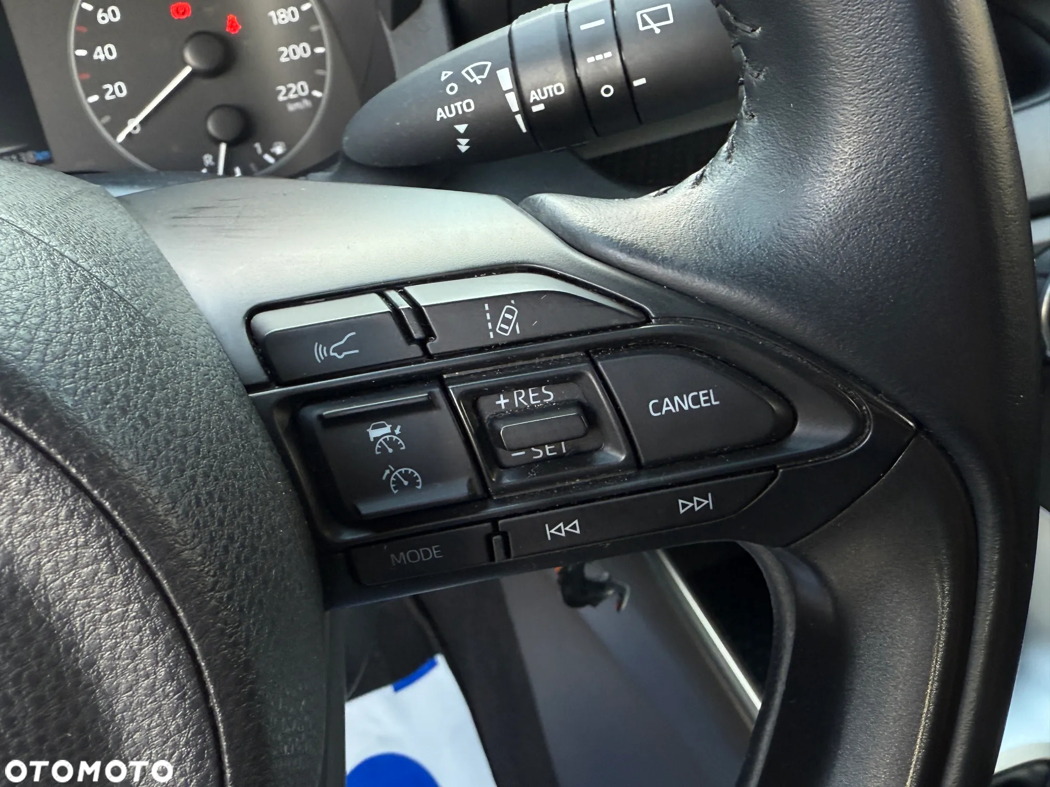 Toyota Yaris 1.5 Comfort - 24