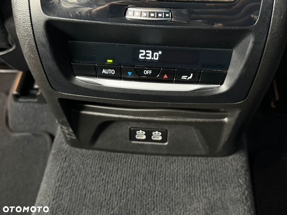 BMW X3 xDrive20i GPF Advantage - 32