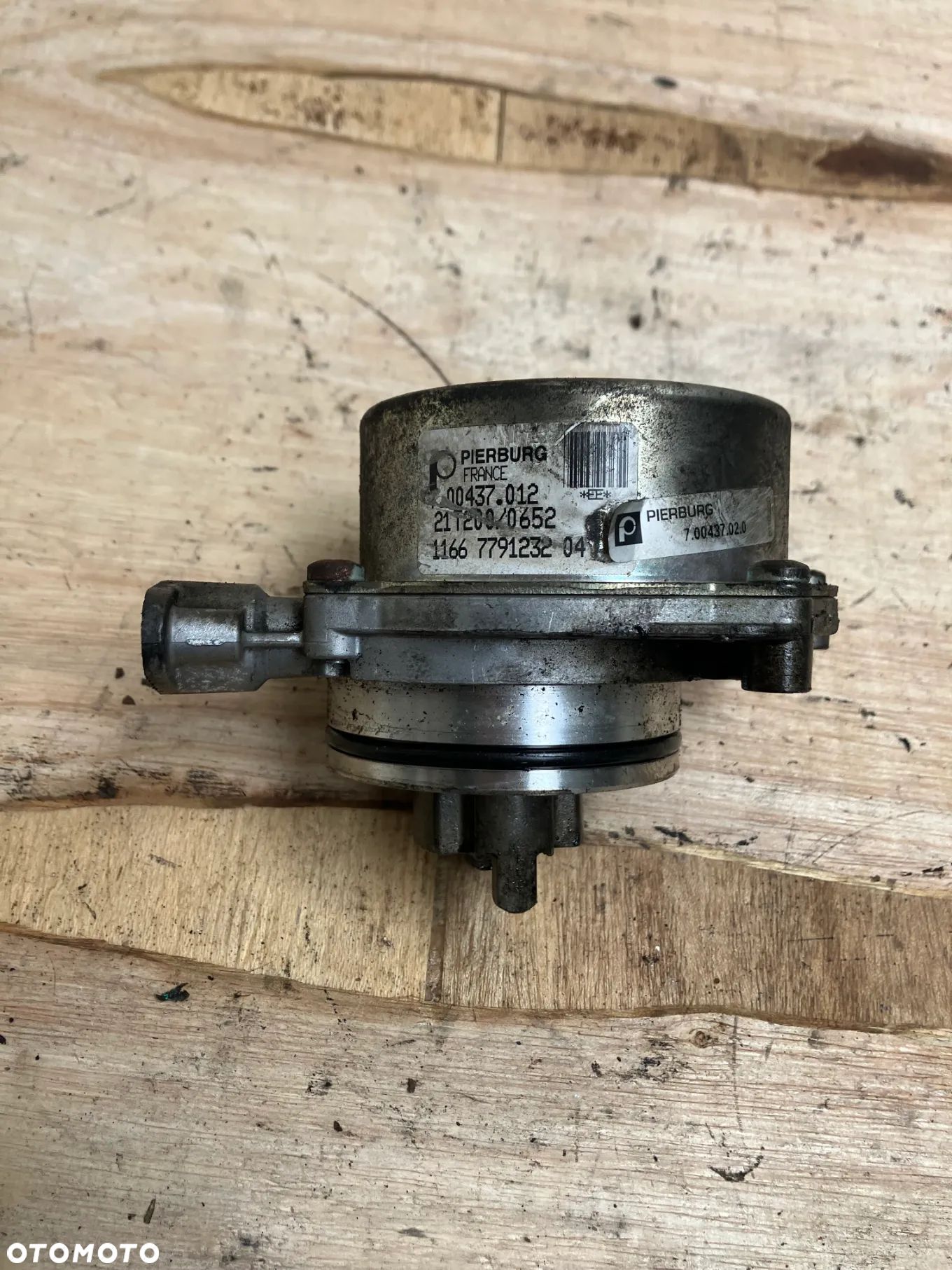POMPA PODCIŚNIENIOWA VACUM BMW E60 E61 E90 3.0D M57 535d 530d STALOWY WAŁEK ROZRZĄDU 7791232 - 1