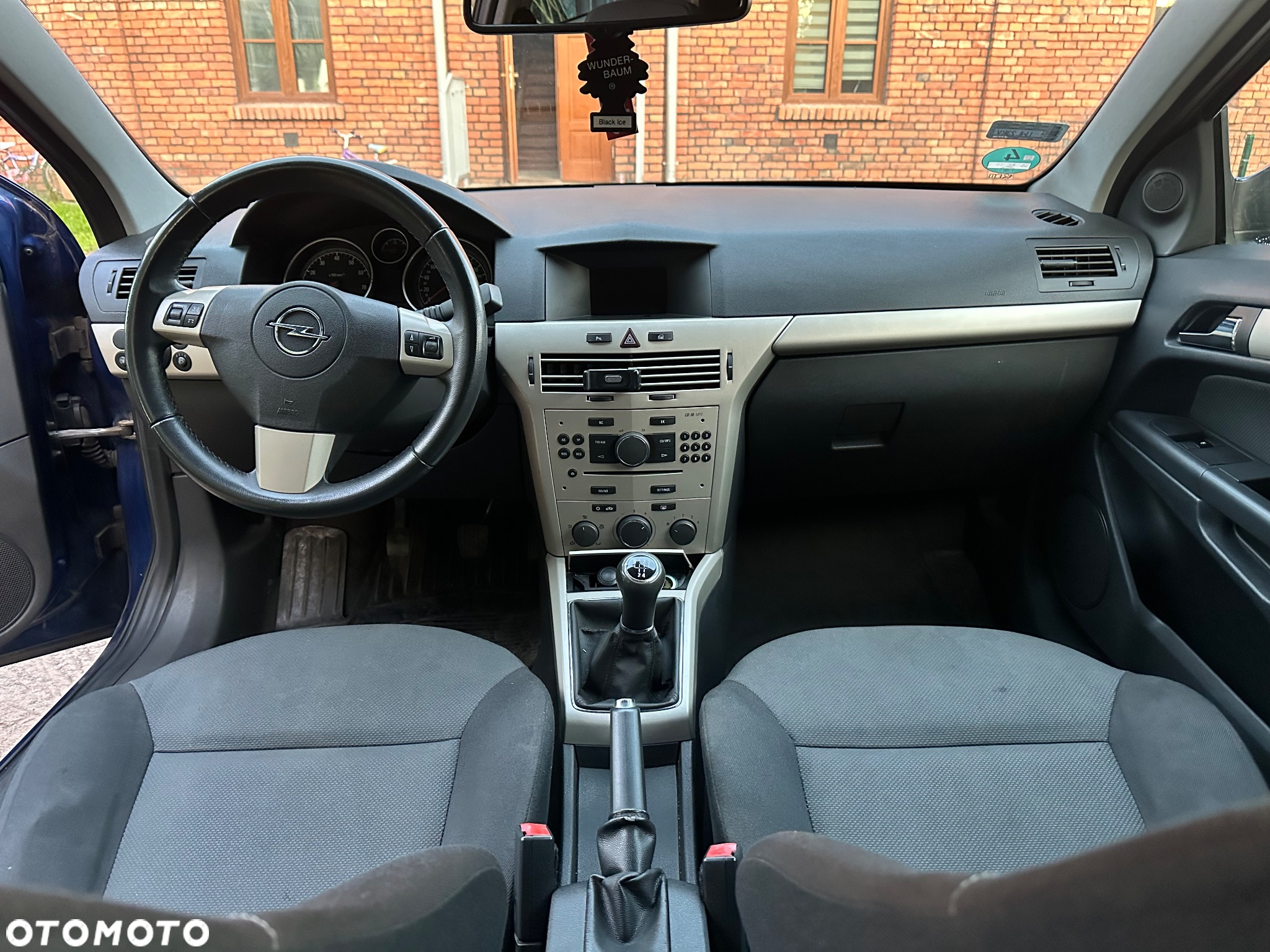 Opel Astra GTC 1.6 - 9