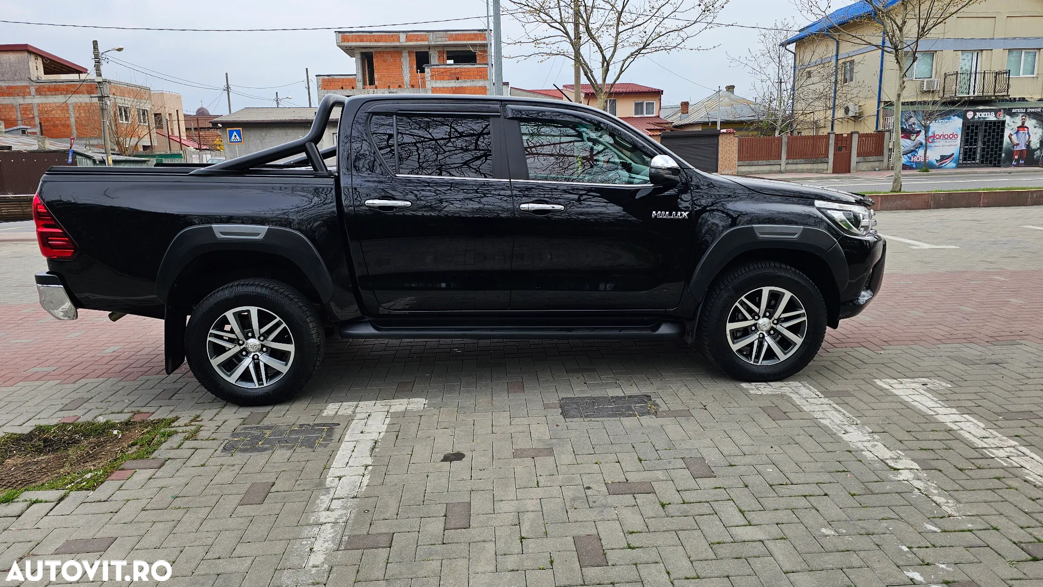 Toyota Hilux 4x4 Double Cab A/T Invincible - 5