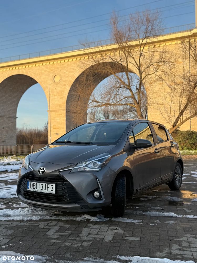Toyota Yaris 1.5 Premium - 1