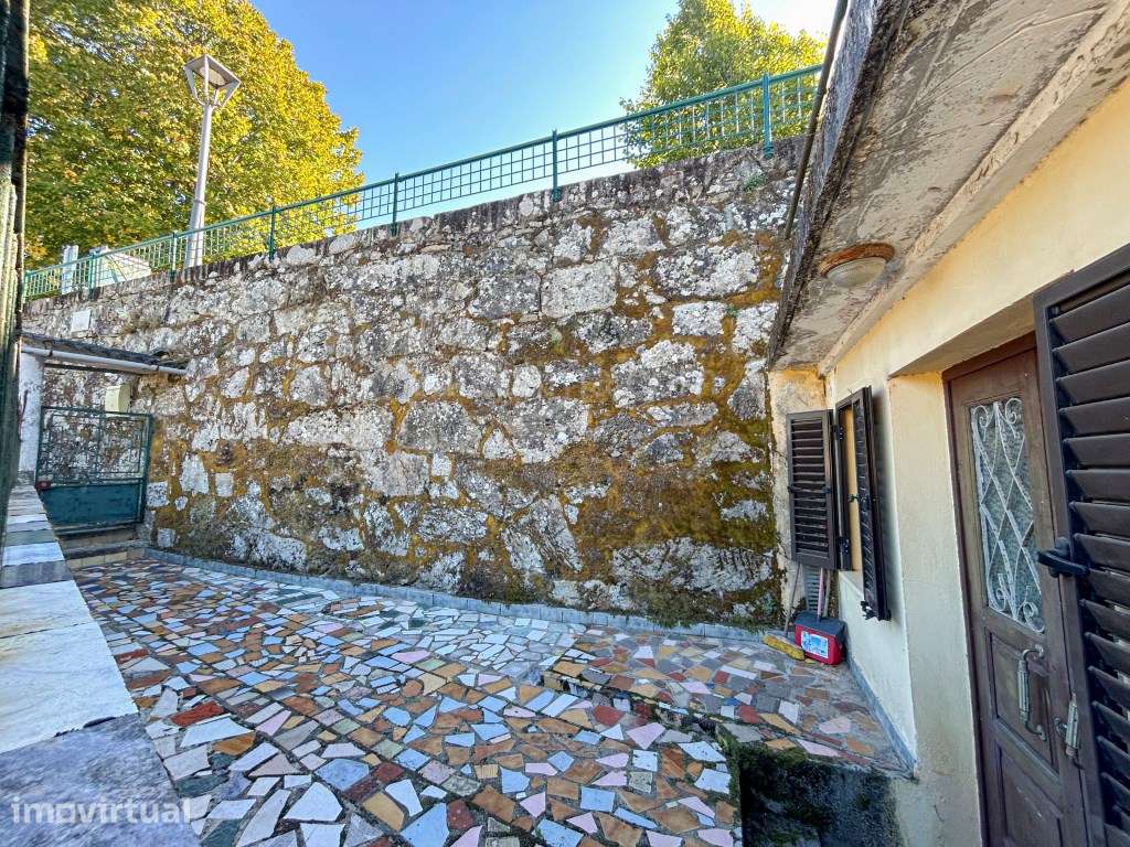 Moradia T3 para venda, situada no centro da vila de Melgaço, próxim... - Grande imagem: 3/17