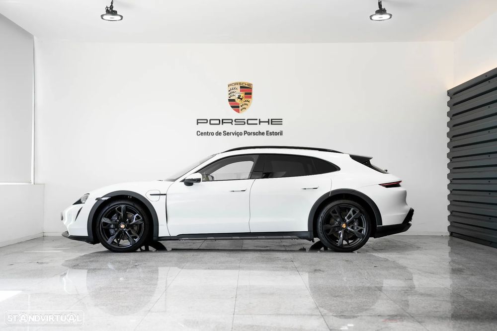 Porsche Taycan Cross Turismo 4 - 2