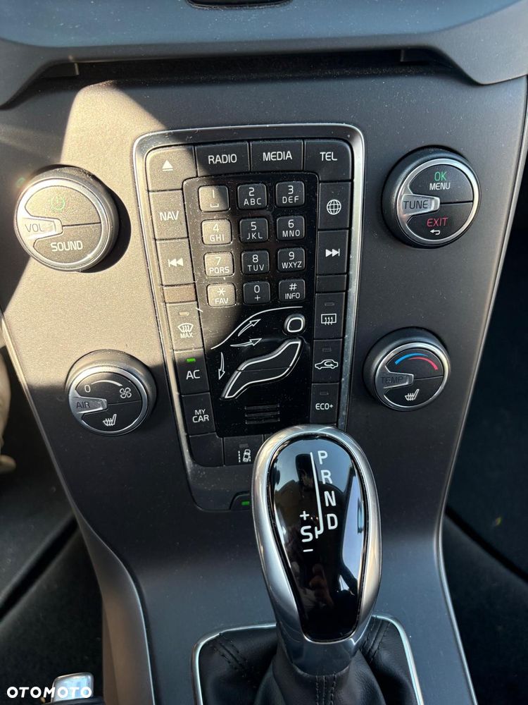 Volvo V40 T2 Drive-E Momentum - 14