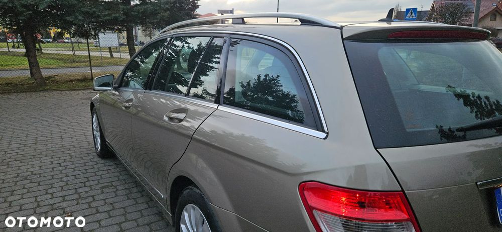 Mercedes-Benz Klasa C 180 T CGI Automatik BlueEFFICIENCY Avantgarde - 19