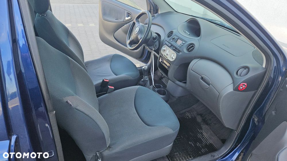 Toyota Yaris 1.0 Luna - 27
