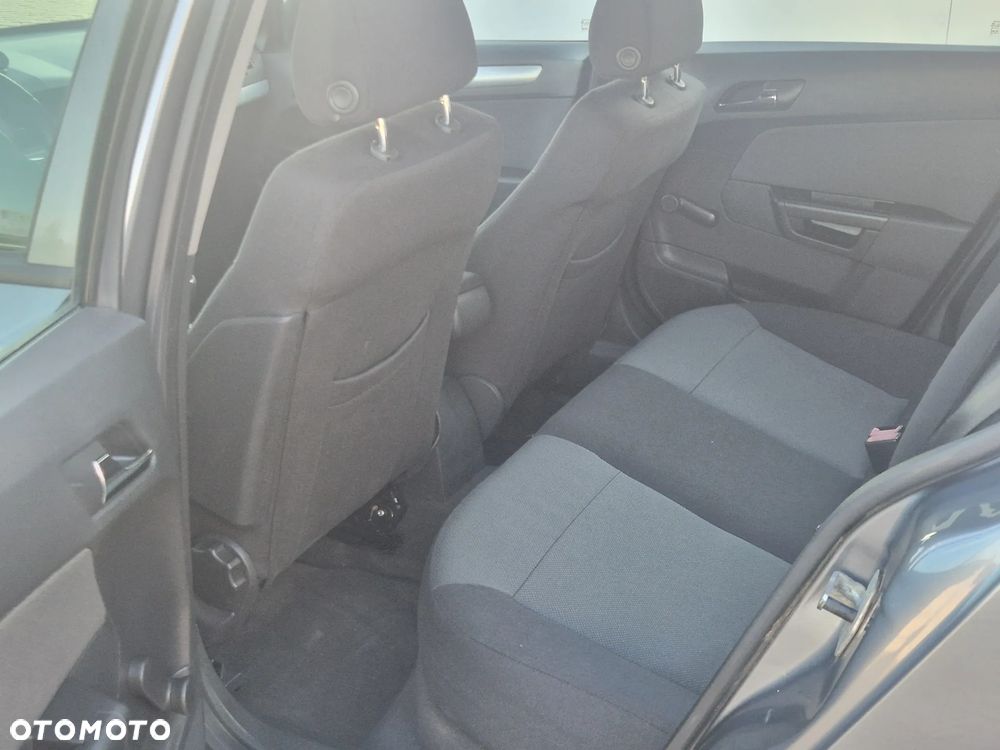 Opel Astra 1.6 Enjoy - 10