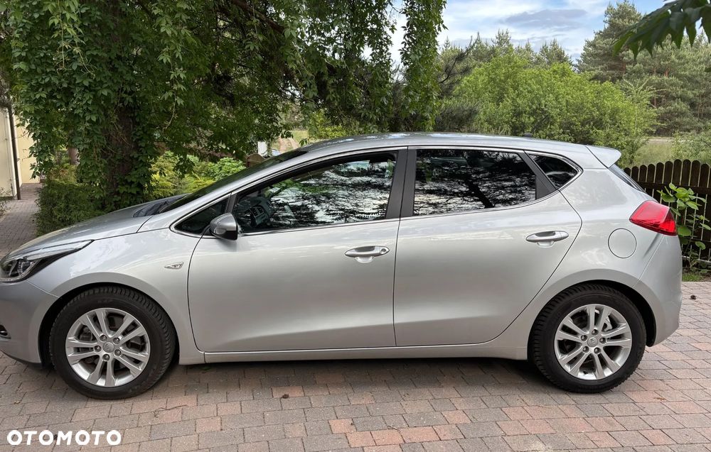 Kia Ceed 1.6 GDI Dream Team Edition - 3