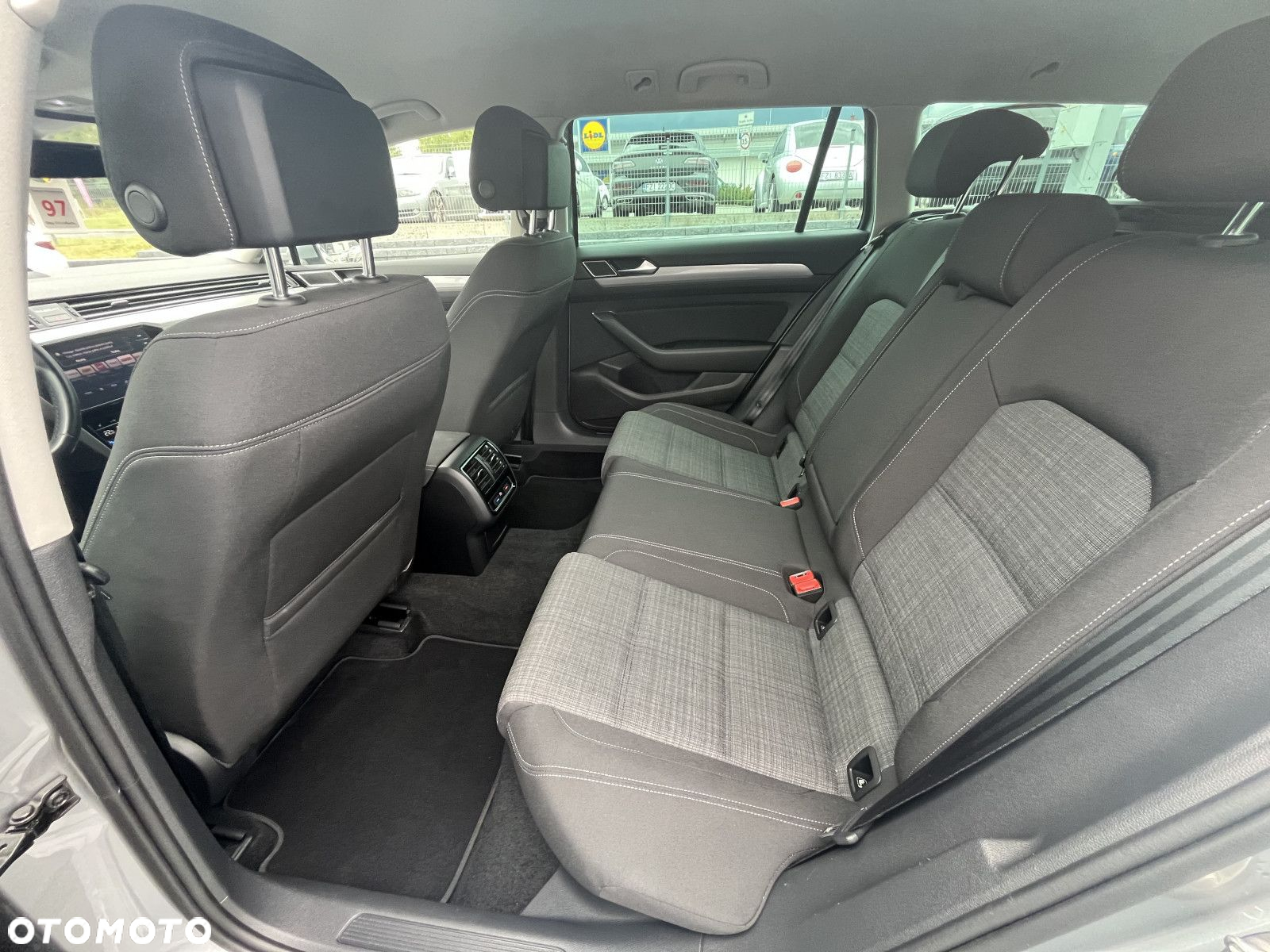 Volkswagen Passat 2.0 TDI EVO Business DSG - 13