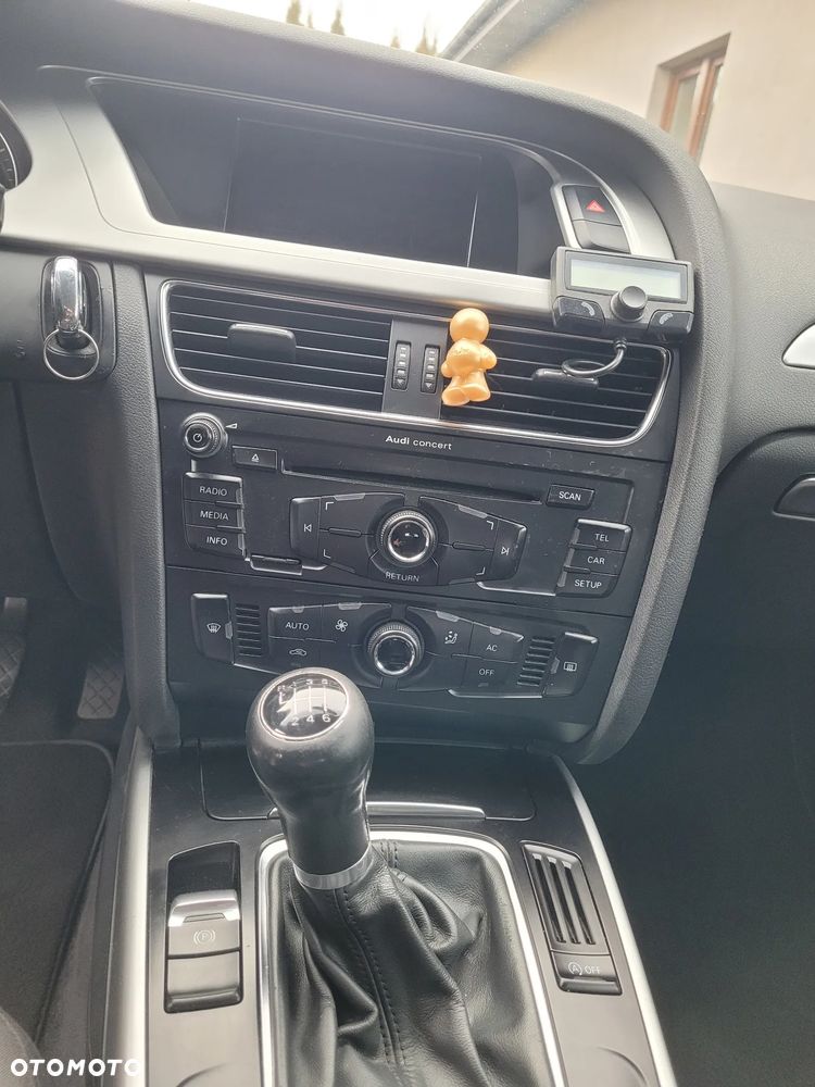 Audi A4 Avant 2.0 TDI DPF Ambiente - 8
