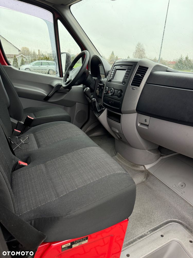 Mercedes-Benz Sprinter - 13