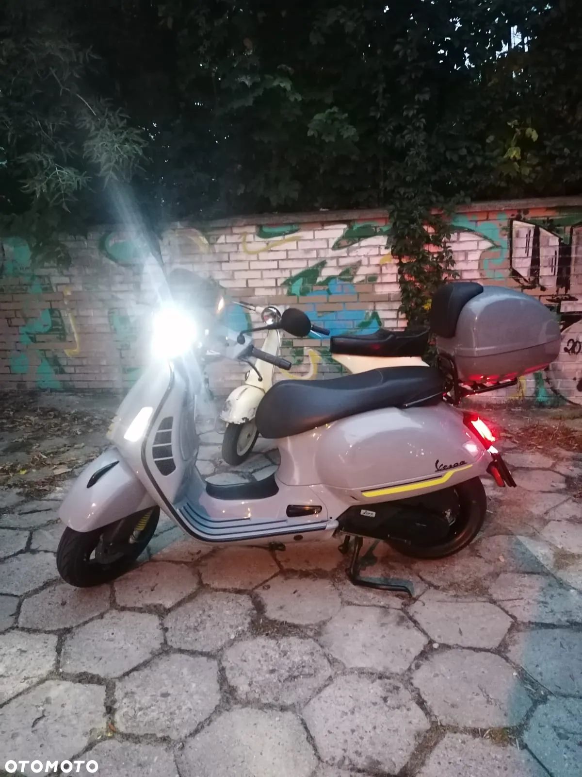 Piaggio Vespa - 1
