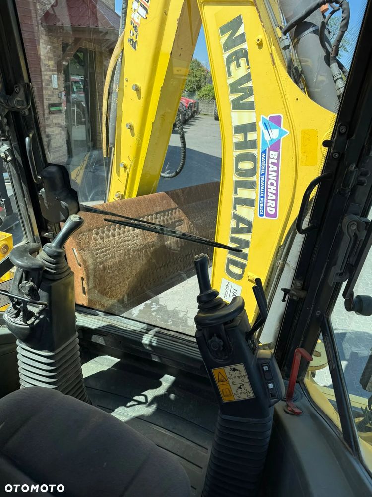 New Holland LB 115 B JCB 4 CX CASE - 24
