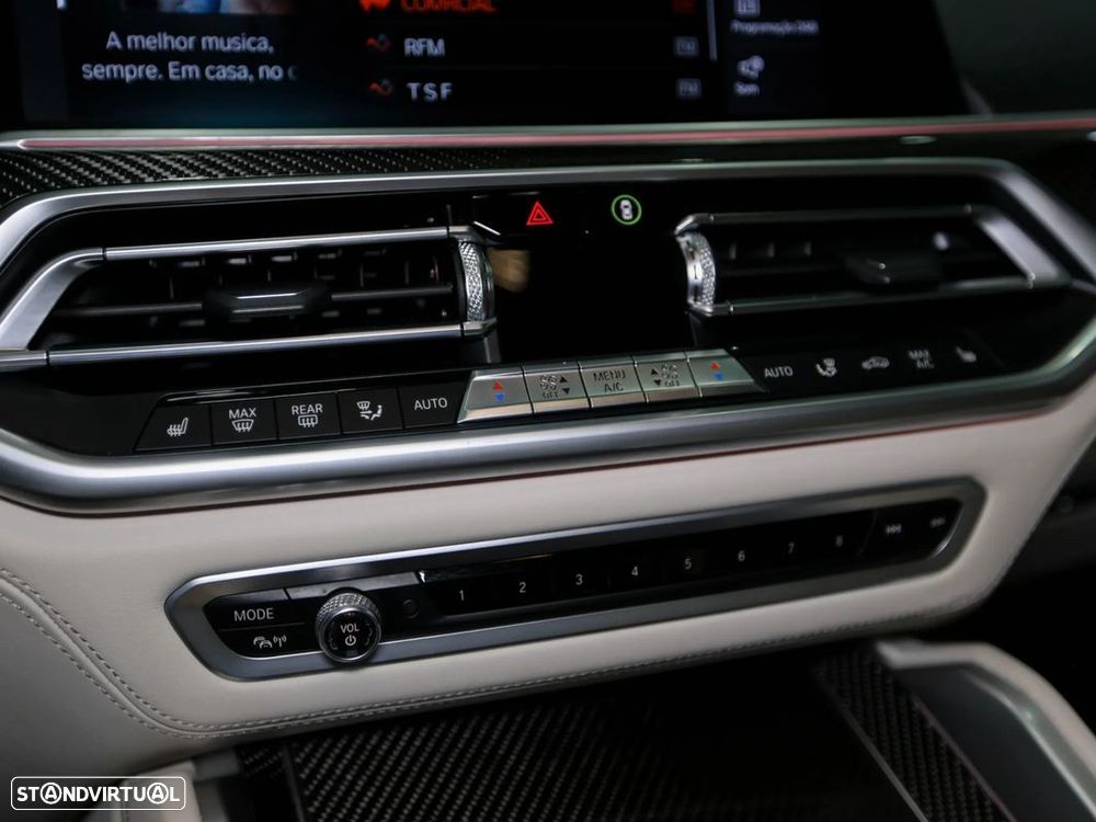 BMW X6 M50i Pack 50 anos - 31