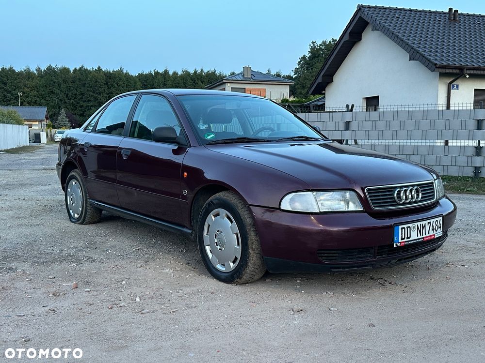 Audi A4 Limousine - 4