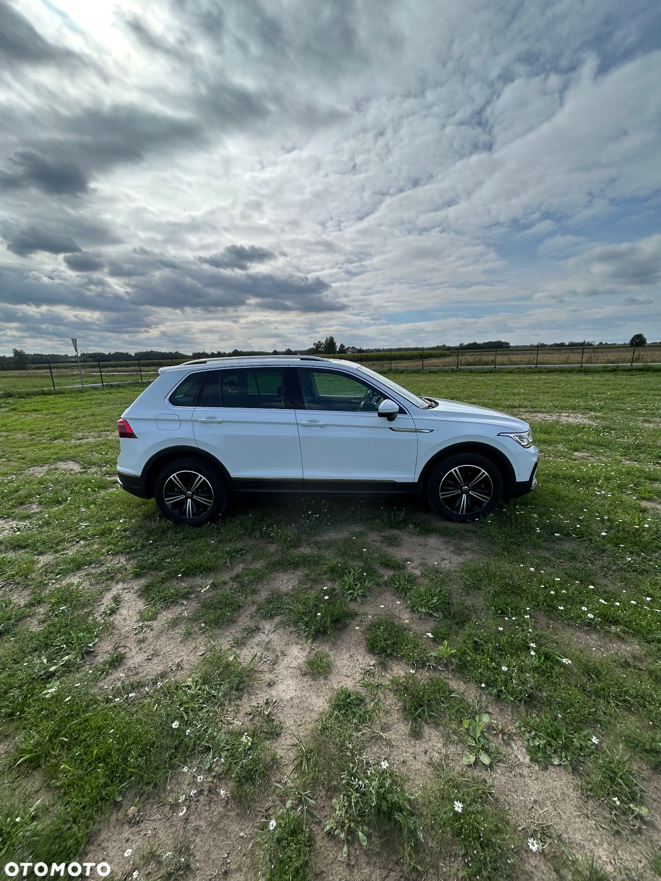 Volkswagen Tiguan 2.0 TDI SCR 4MOTION DSG Elegance - 4