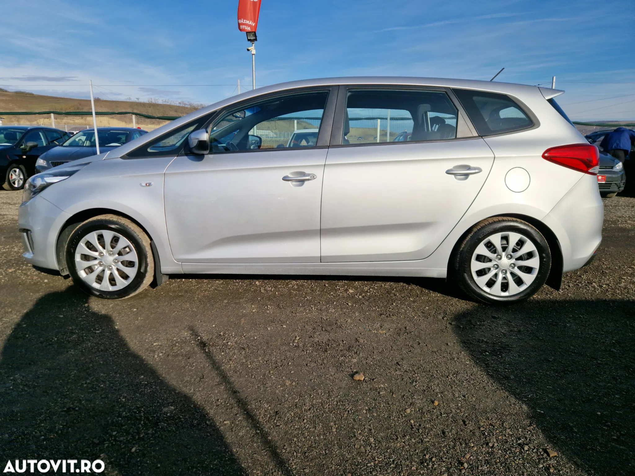 Kia Carens 1.7 CRDi 115 Dream-Team Edition - 4