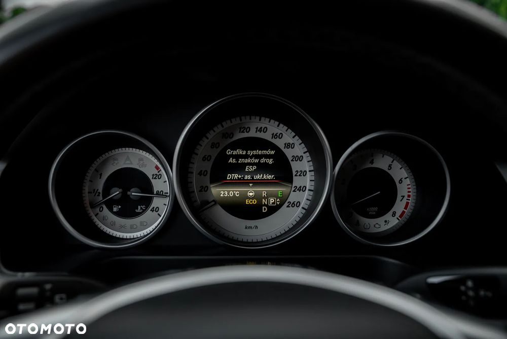 Mercedes-Benz Klasa E 400 4Matic 7G-TRONIC Avantgarde - 38