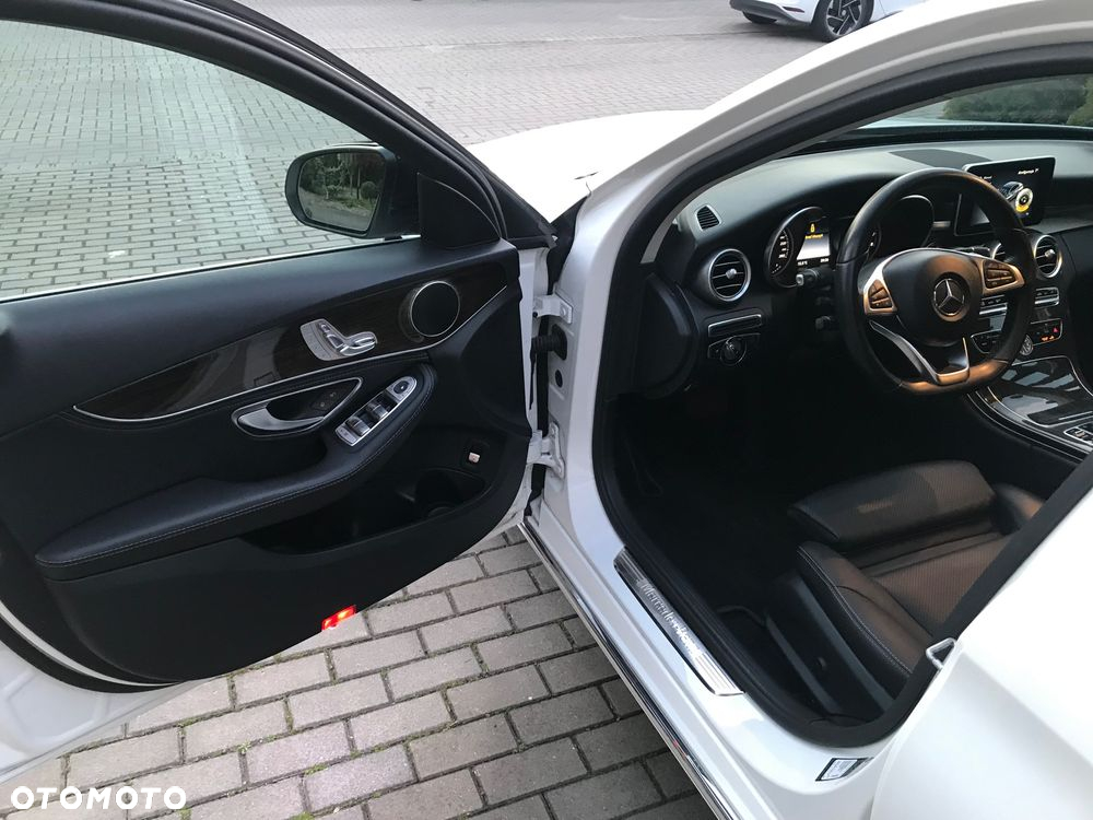 Mercedes-Benz Klasa C 300 7G-TRONIC Avantgarde - 17