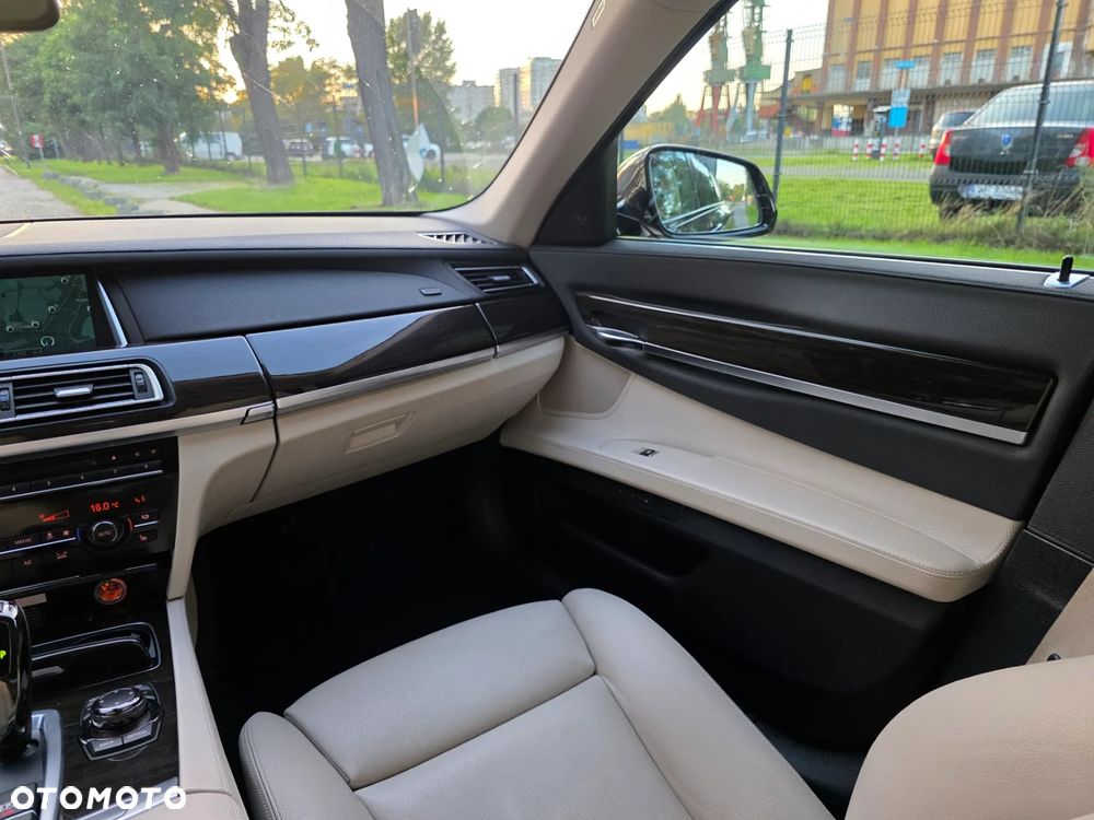BMW Seria 7 - 15