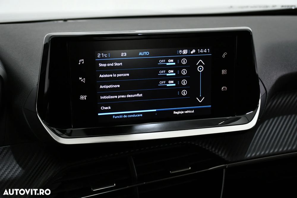 Peugeot 2008 1.2 L PureTech STT EAT8 Allure - 18