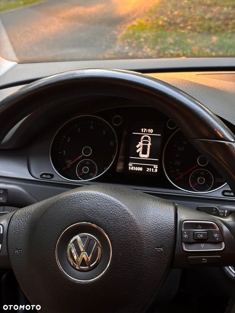 Volkswagen Passat - 27