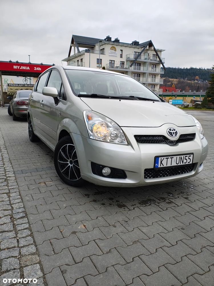 Toyota Corolla Verso 2.2 D-4D - 4
