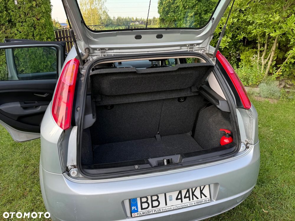Fiat Grande Punto Actual 1.4 8V Estiva Blue&Me Euro5 - 14