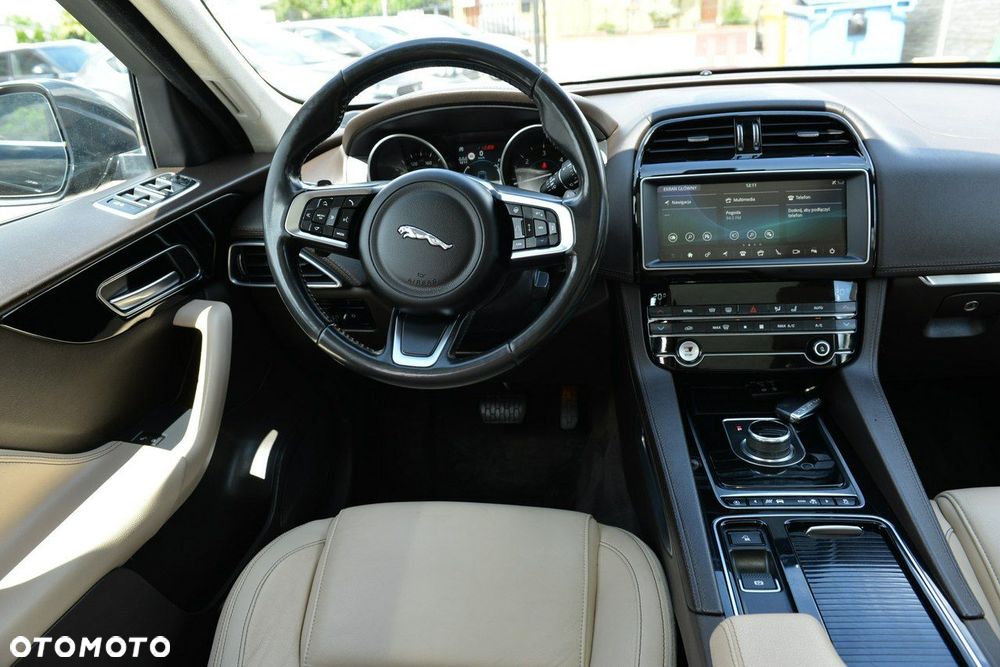 Jaguar F-Pace - 13