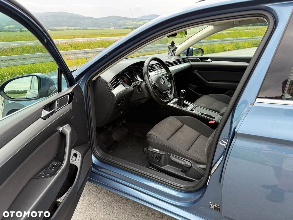 Volkswagen Passat 2.0 TDI BMT Comfortline - 22