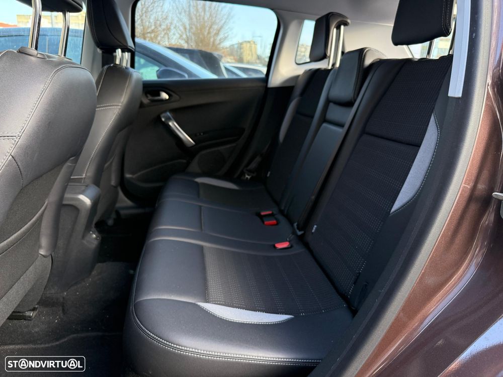 Peugeot 2008 1.4 HDi Allure - 12