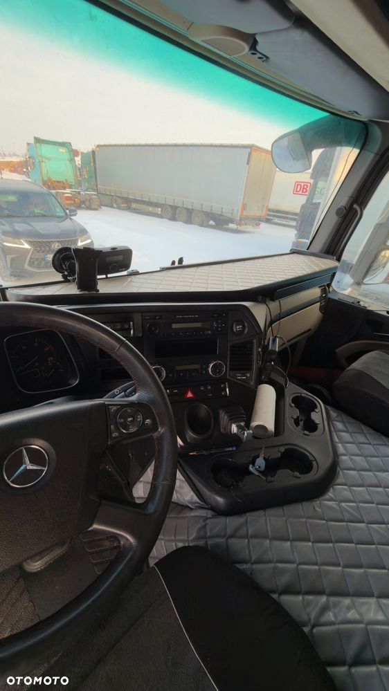 Mercedes-Benz Actros - 14