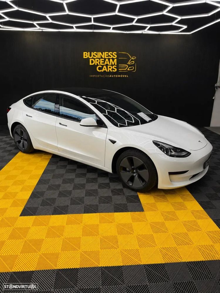 Tesla Model 3 Standard Range Plus RWD - 1