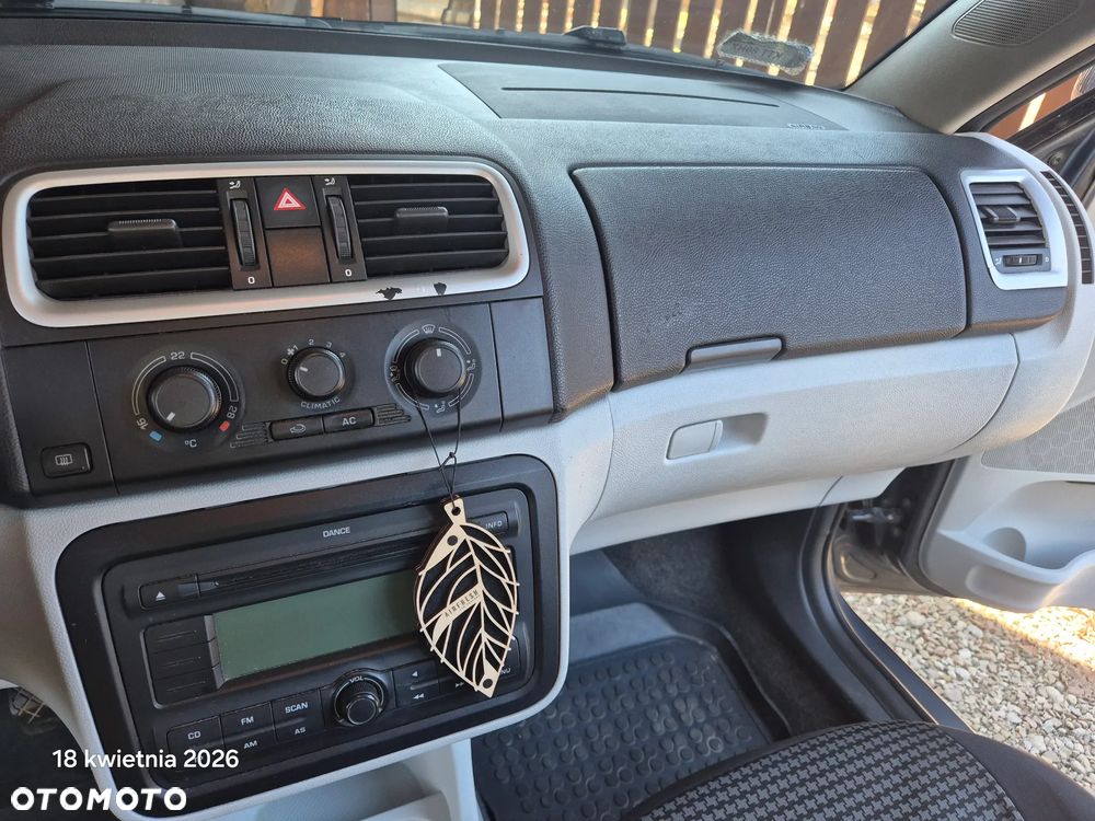 Skoda Roomster 1.4 16V Comfort - 6