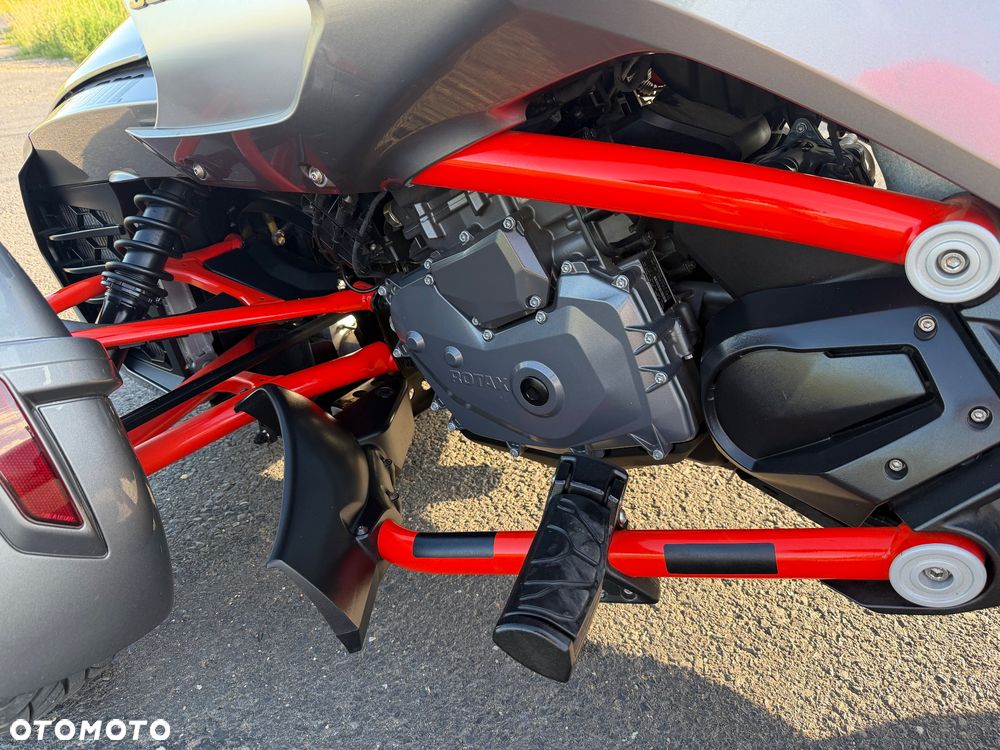 Can-Am Spyder - 9