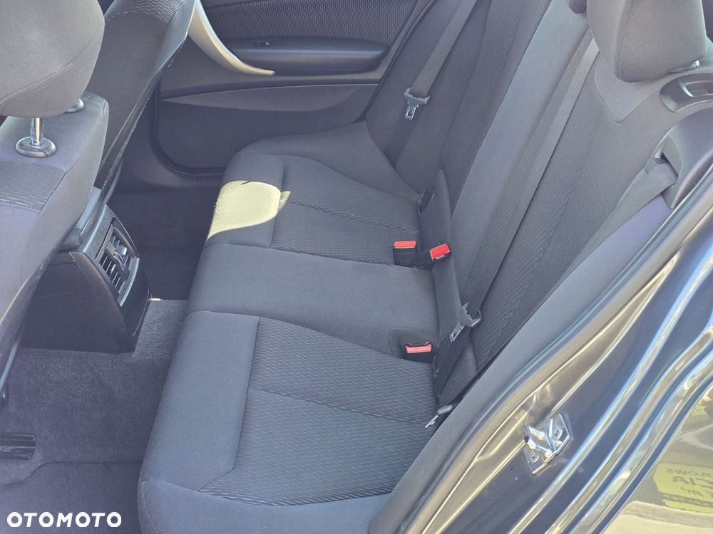 BMW Seria 1 118d - 29