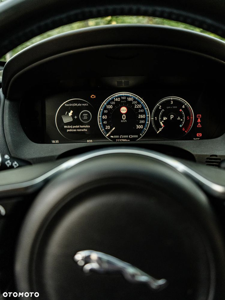 Jaguar F-Pace 2.0 i4D AWD R-Sport - 12