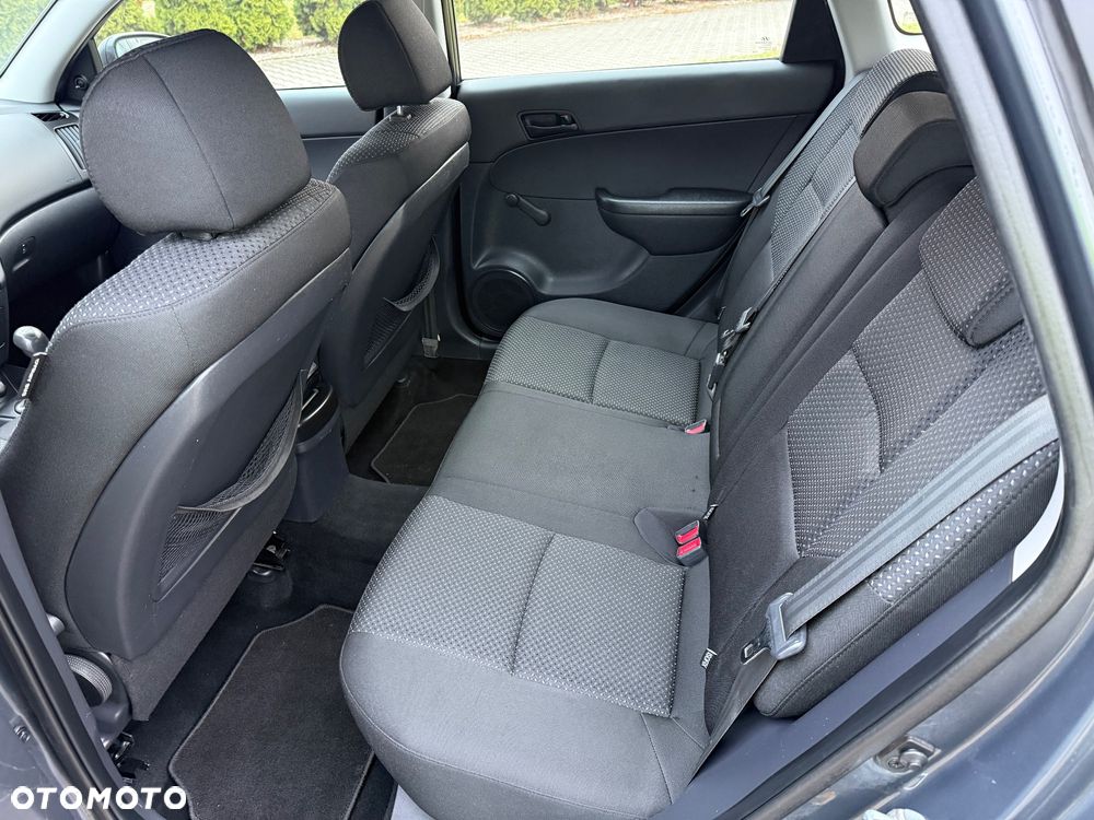 Hyundai i30 1.4 Blue Classic - 11