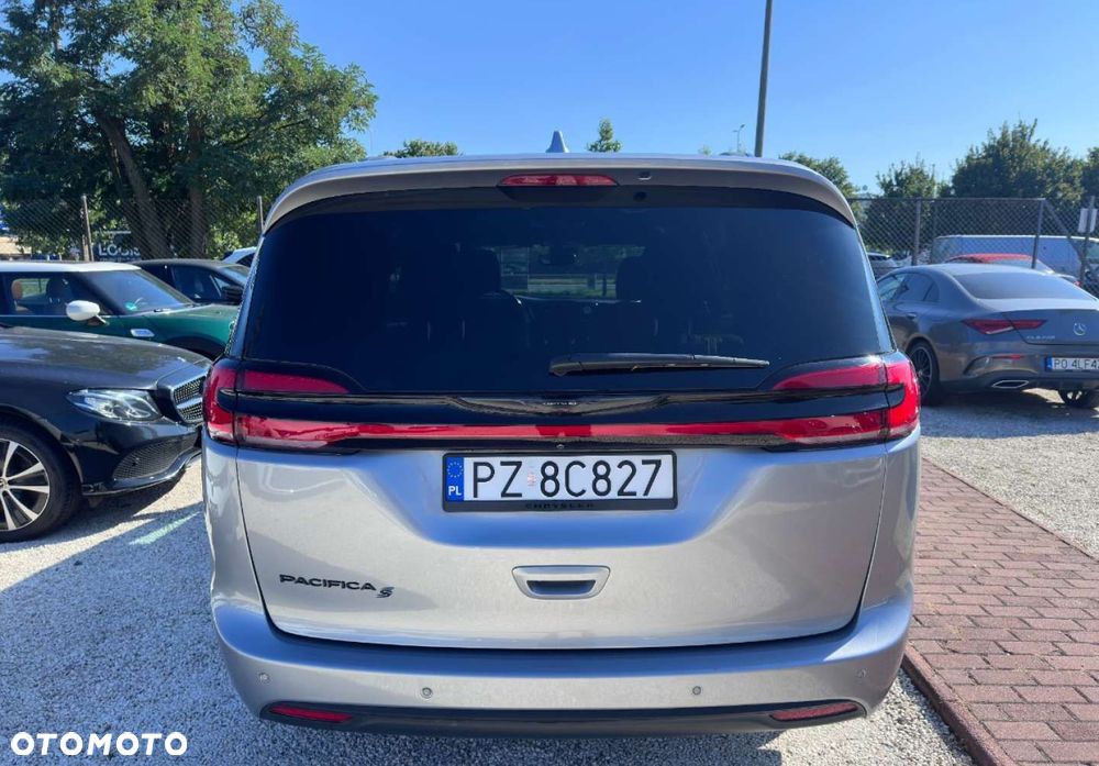 Chrysler Pacifica - 7