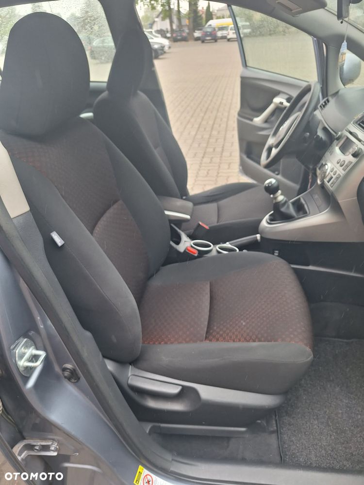 Toyota Verso 2.0 D-4D Sol plus 7os - 10