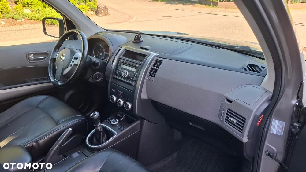 Nissan X-Trail 2.0 dCi 4x4 DPF XE - 8