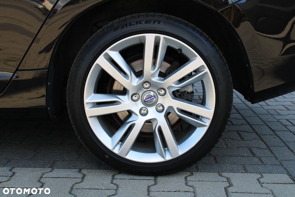 Volvo V60 D5 Summum - 33