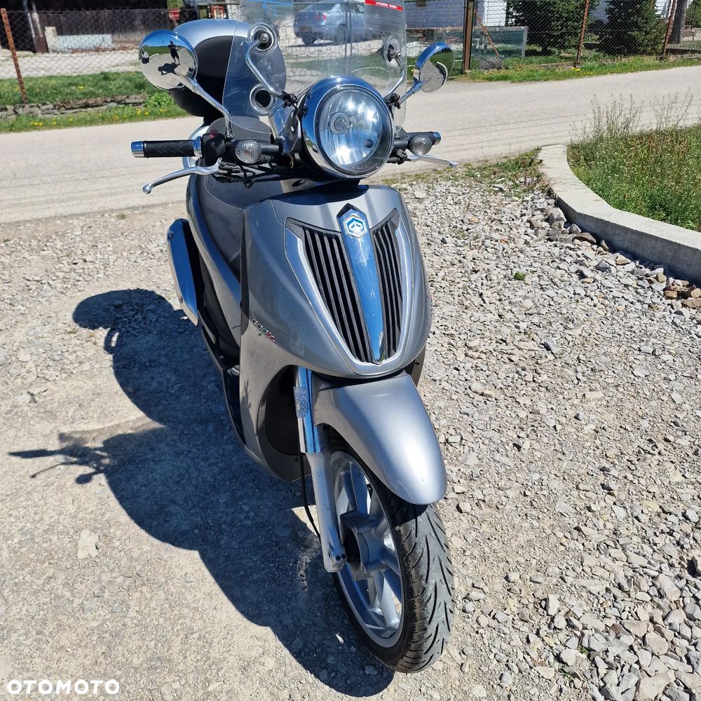 Piaggio Vespa - 12