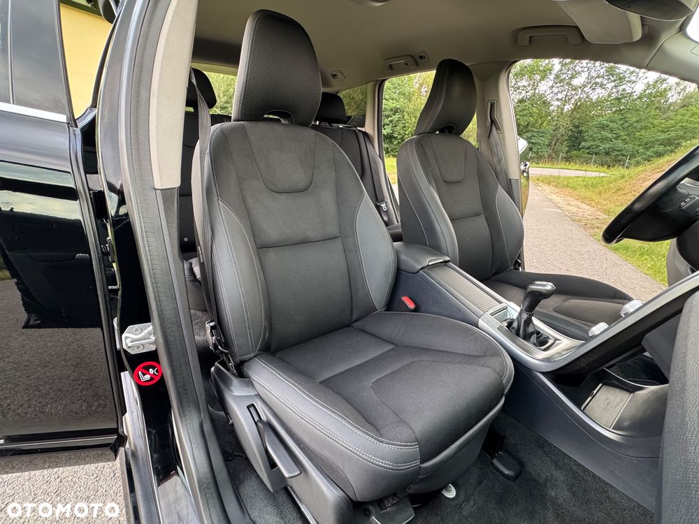 Volvo XC 60 D4 Momentum - 28