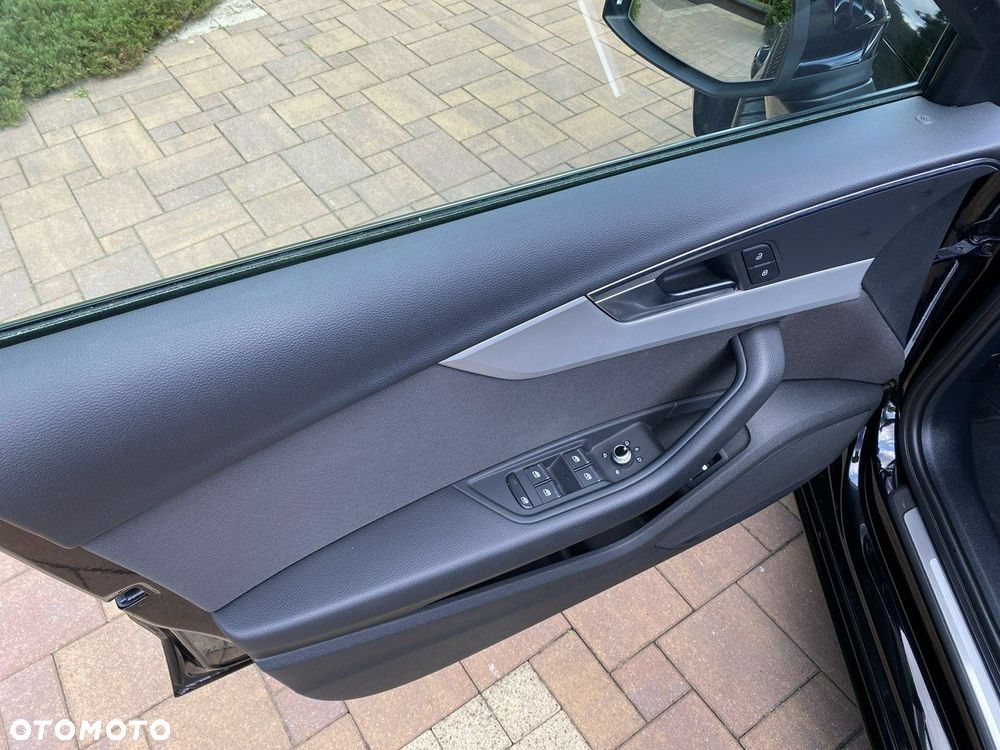 Audi A4 Avant - 32