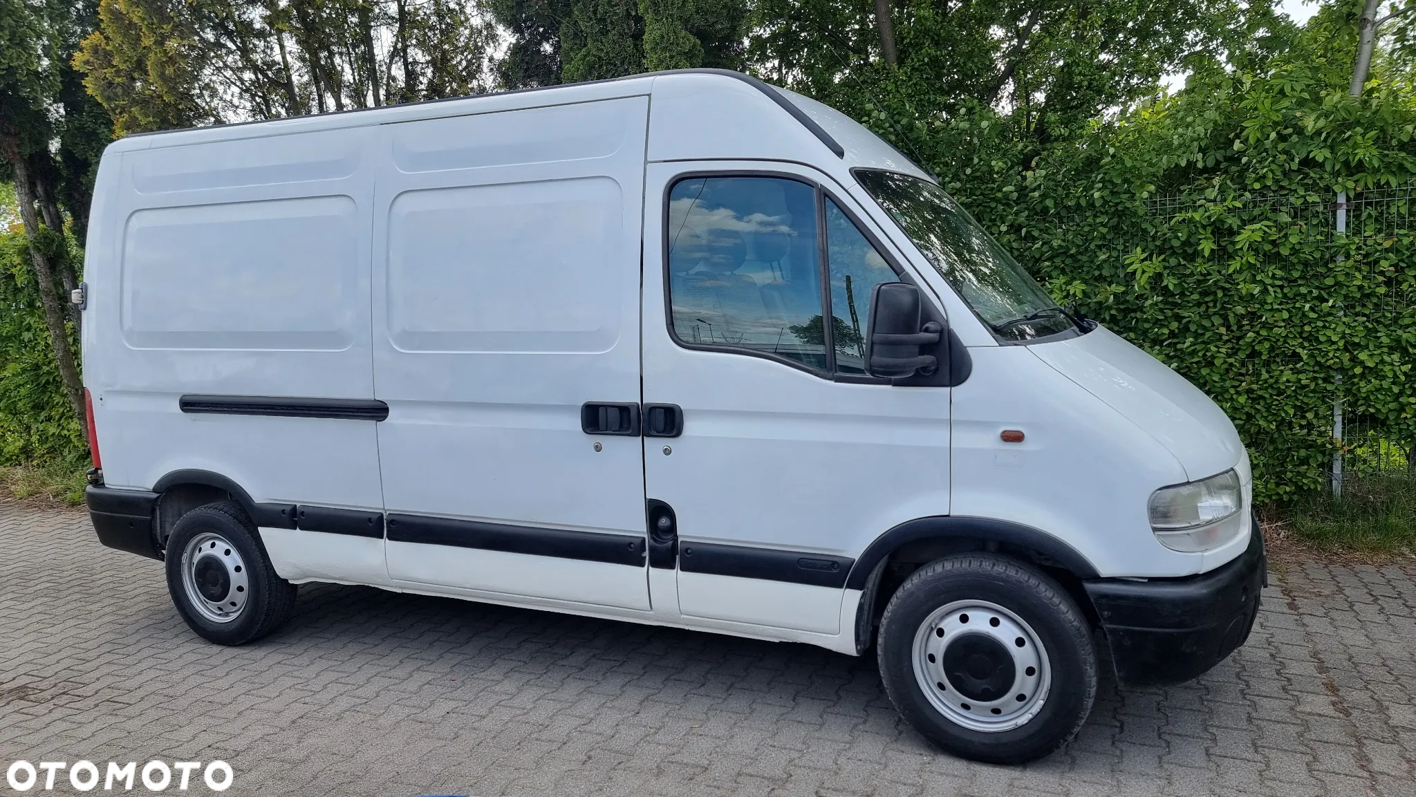 Nissan INTERSTAR - 17